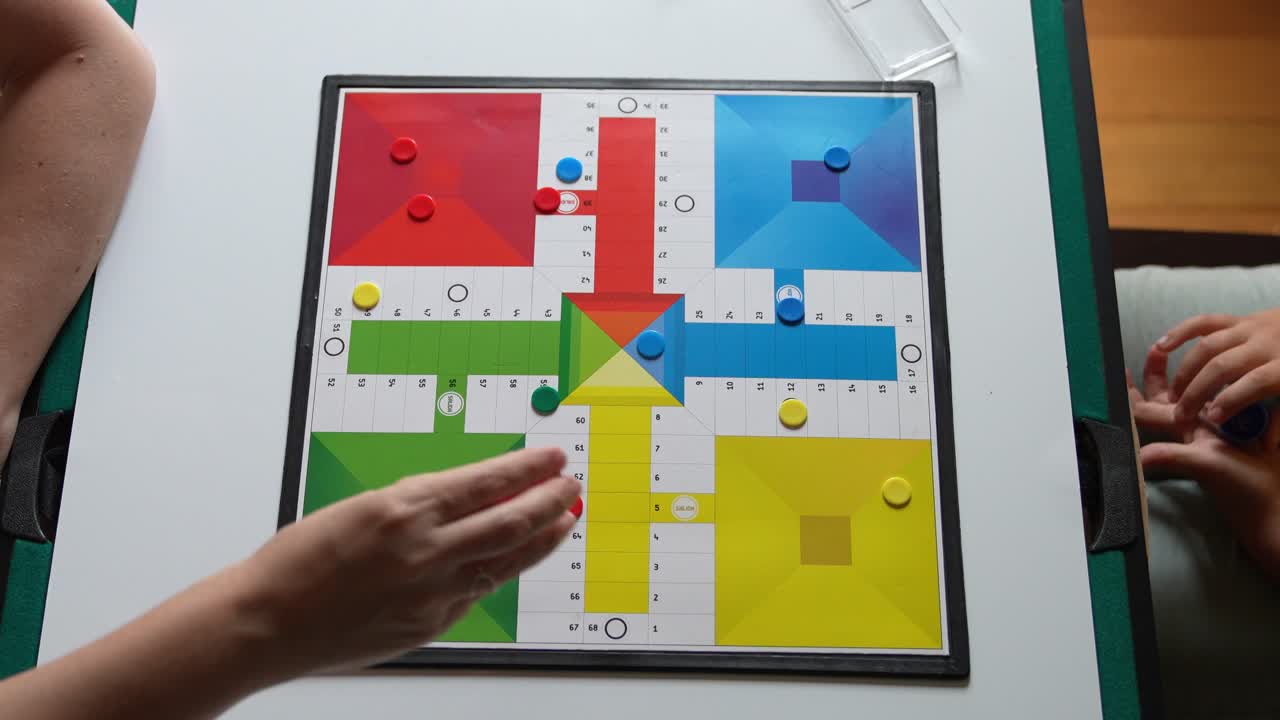 Gioca a Ludo Board Game