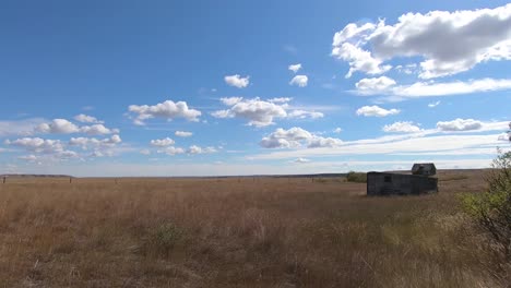 Zeitraffer---Alberta-Prärie-An-Einem-Sonnigen-Tag-Mit-Wolken