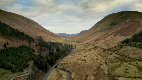 Maravíllate-Con-El-Impresionante-Paisaje-De-Cumbria-En-Un-Fascinante-Video-Que-Muestra-El-Lago-Thirlmere-Rodeado-De-Majestuosas-Montañas.