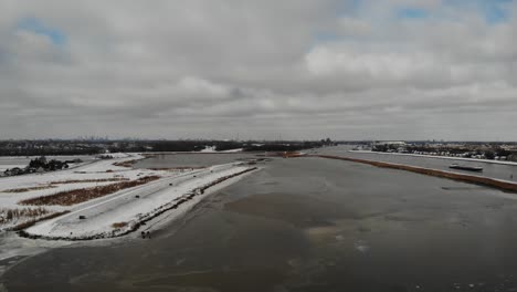 ice and snow covering the landscape at crezepolder