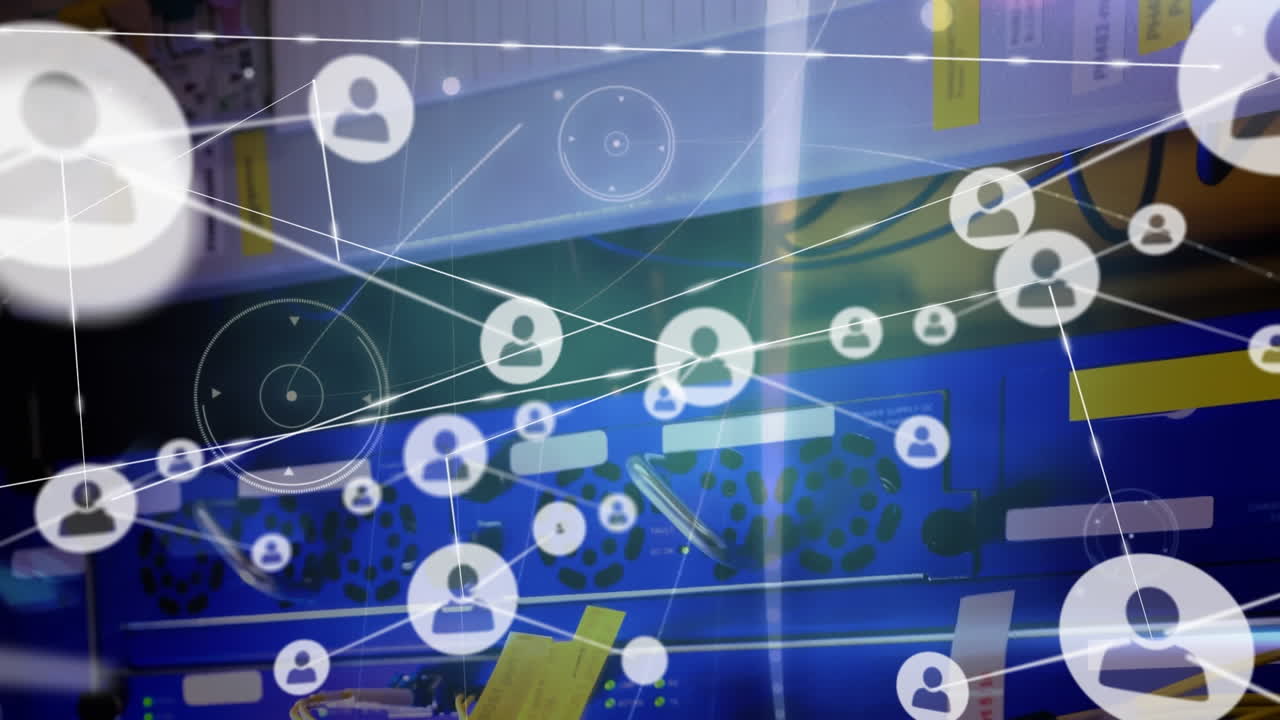 사람들과의 연결 네트워크의 애니메이션 아이콘과 데이터 처리