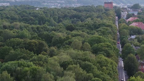 parque oakwood en kaunas, lituania. vista aérea de drones