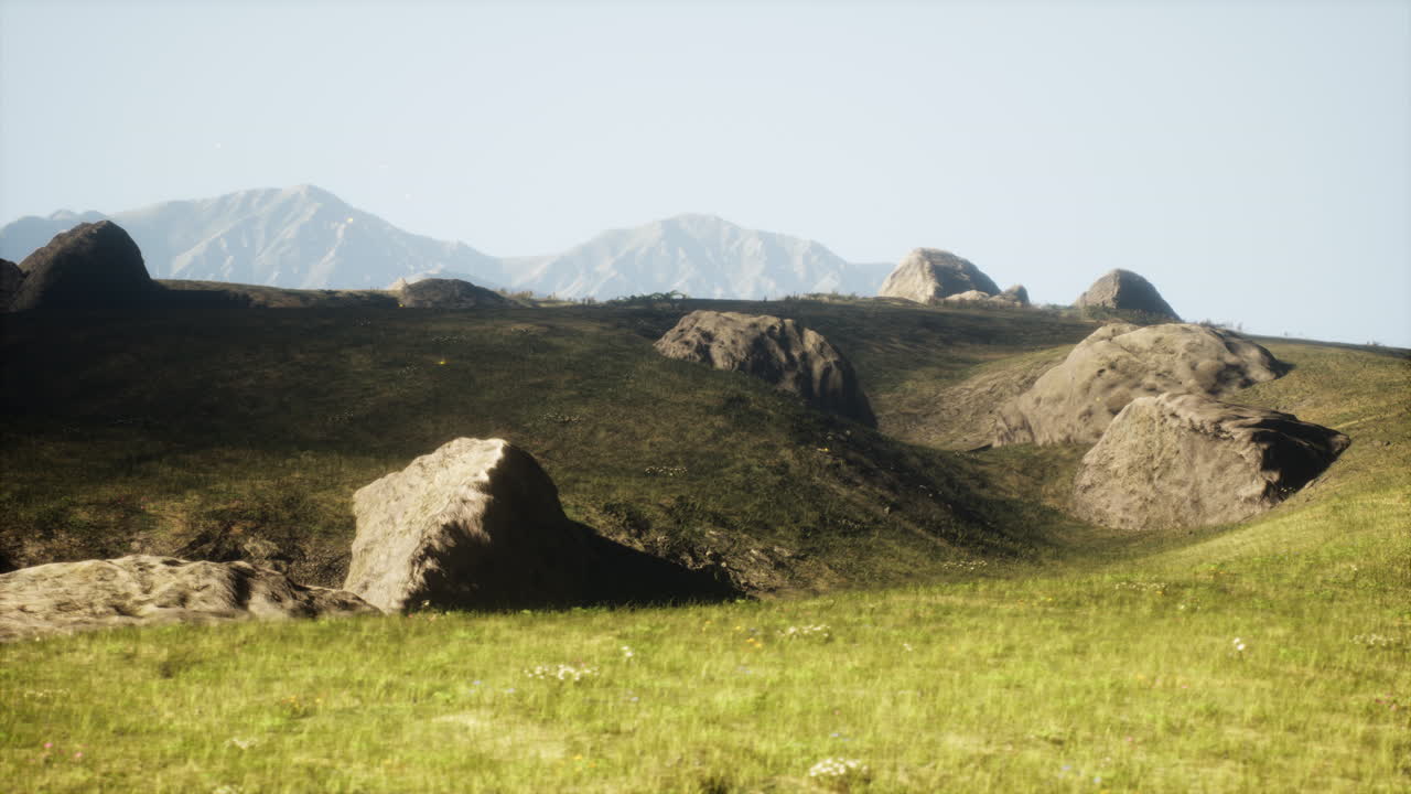 горный ландшафт с травяным полем