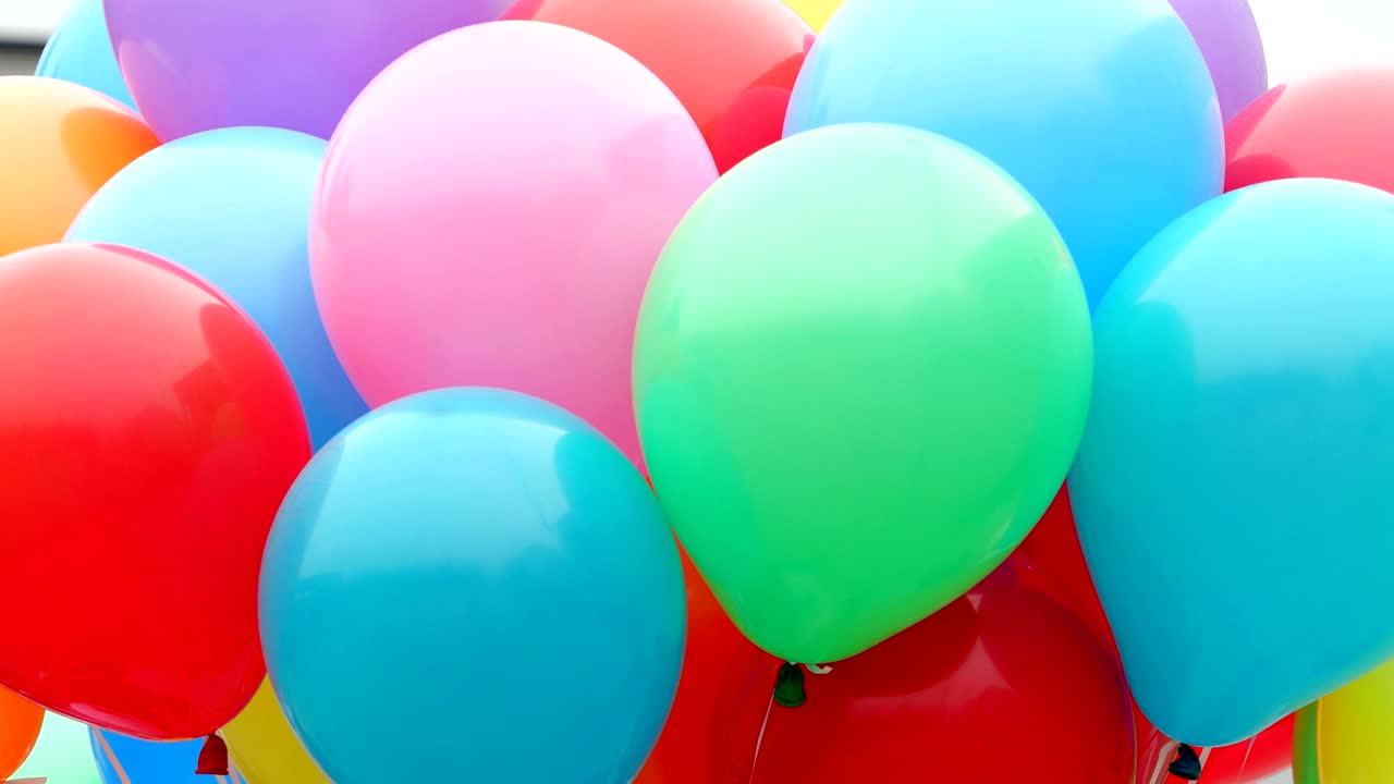 축제의 헬 풍선.