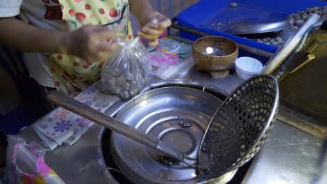 thailand-night-market-street-food-boiled-blood-clams-cooked