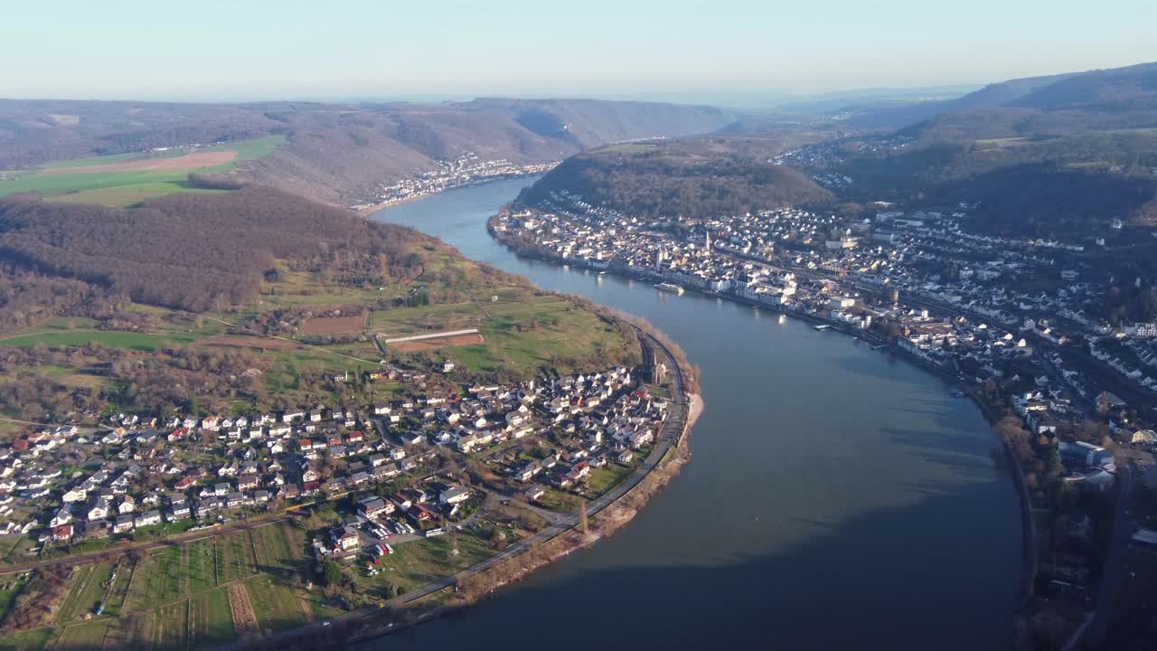 독일의 마을과 마을은 라인 강을 따라 공중을 구축했습니다.