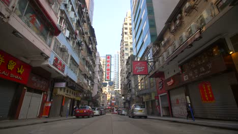 toma de bajo nivel a lo largo de la calle hong kong