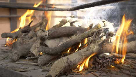 logs-burning-on-an-open-fire-in-slow-motion