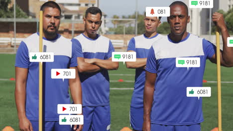 animación de iconos de redes sociales y números en pancartas sobre jugadores de fútbol masculinos