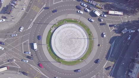 Incredible-4k-aerial-ascending-shot-of-roundabout-Slavija-Square,-Belgrade