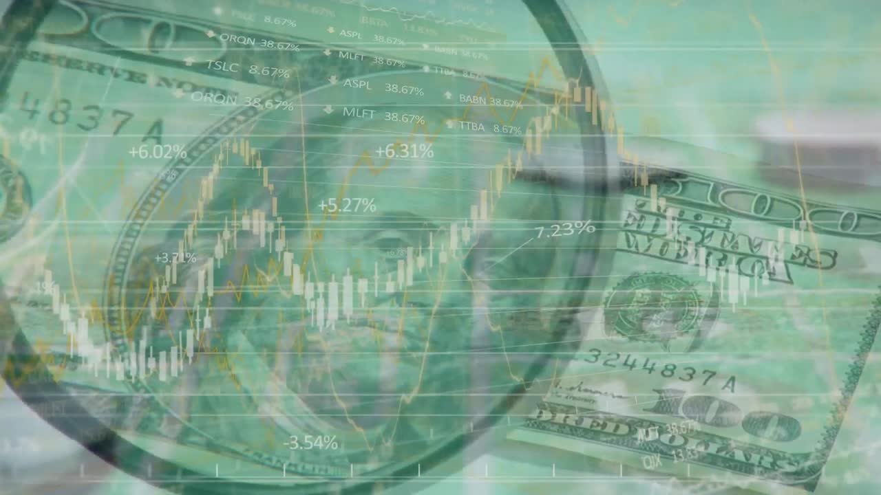 미국 달러 지폐를 보여주는 확대 유리 위의 통계 및 데이터 처리 애니메이션