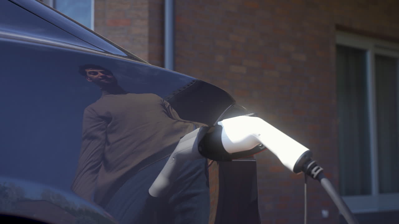 야외에서 검은 차