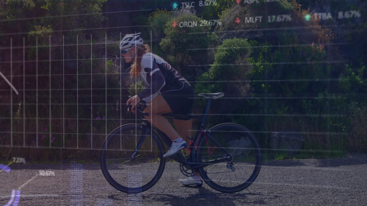 주식 시장 데이터 처리는 도로에서 자전거를 타는 여성에 대항합니다.