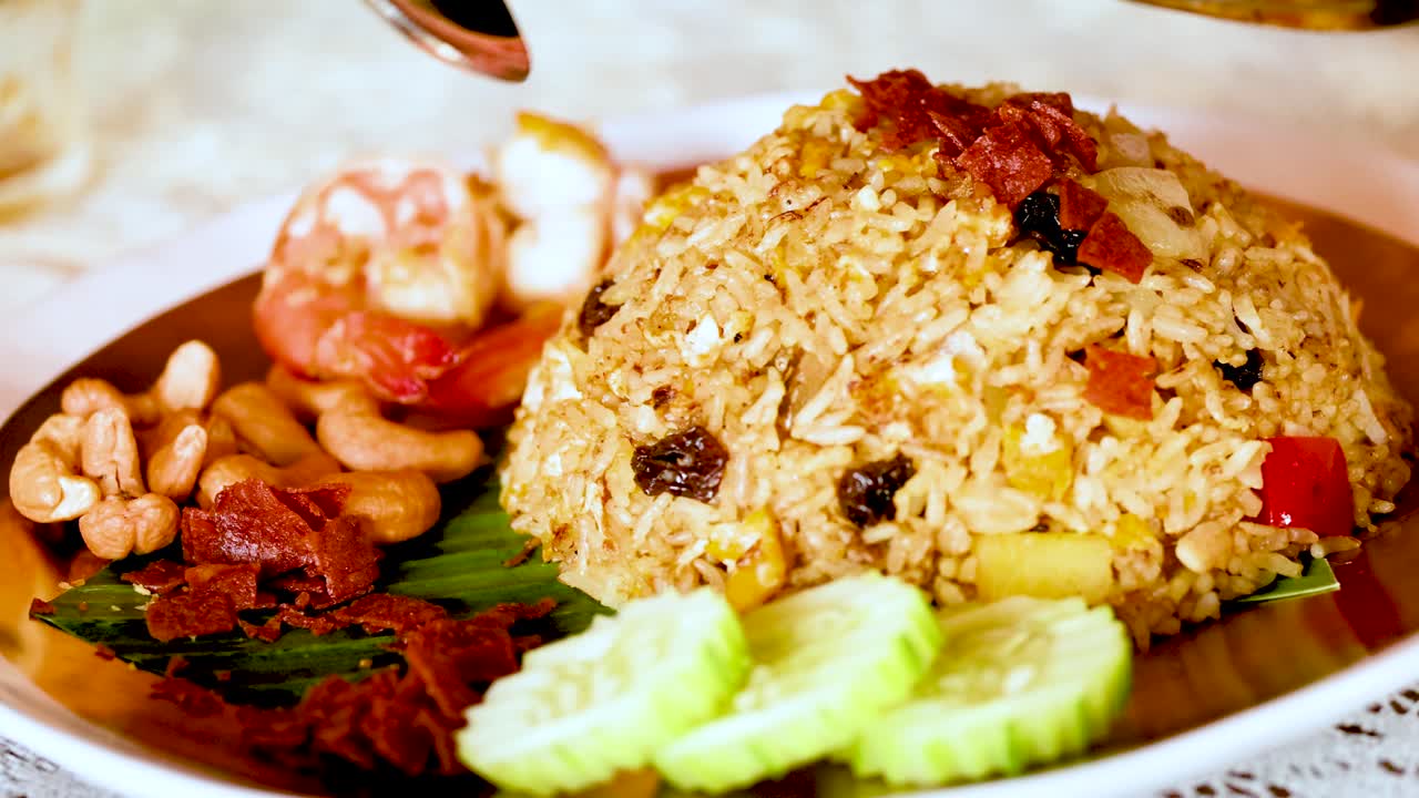 신선한 재료와 함께 맛있는 새우 김