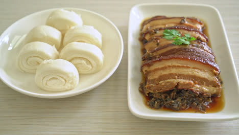 Mei-Cai-Kou-Rou-O-Panceta-Al-Vapor-Con-Recetas-De-Repollo-Mostaza---Estilo-De-Comida-China