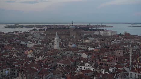 Ein-Panoramablick-Auf-Die-Insel-Venedig-Von-Der-St