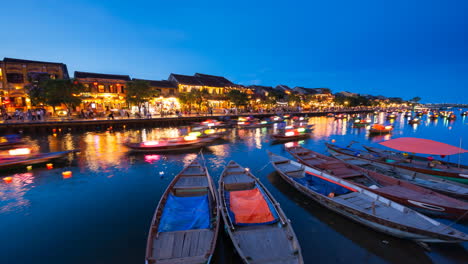 Hoi-Una-Ciudad-Antigua-Timelapse-Día-A-Noche,-Vietnam