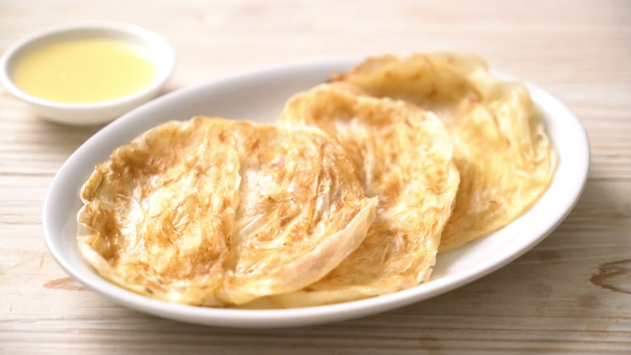 roti con leche condensada azucarada - estilo de comida musulmana