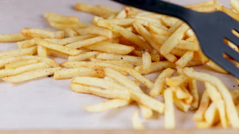 Comida-Rápida,-Papas-Fritas-Y-Espátula-Para-Cocinar