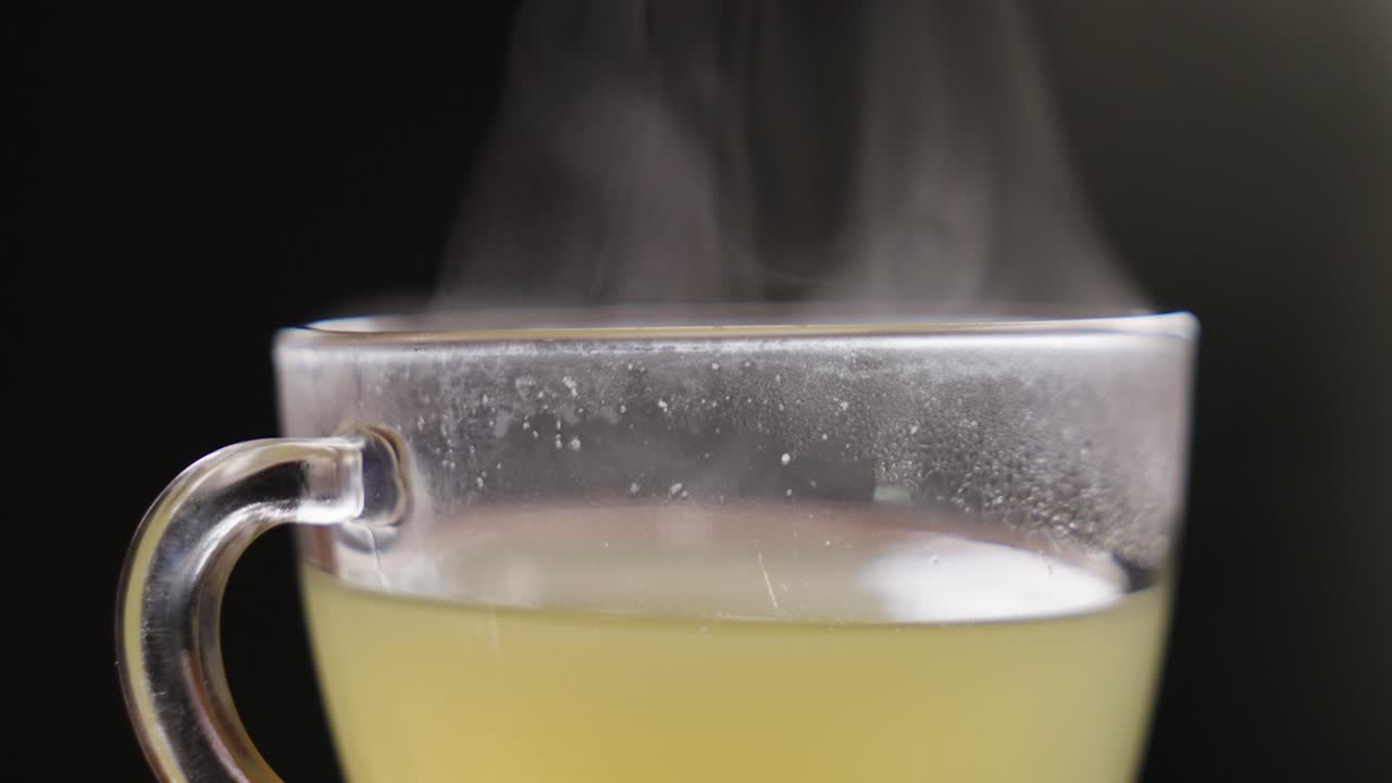 따뜻한 레몬 차