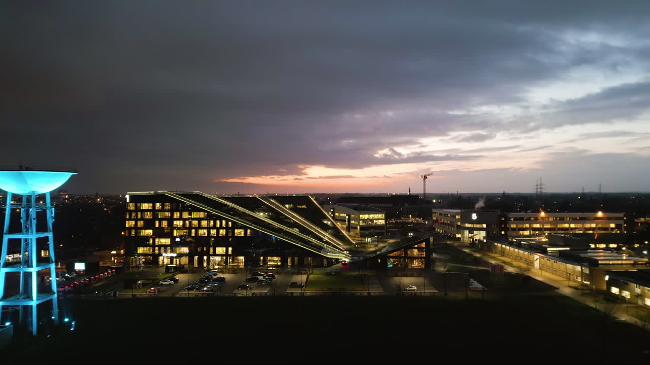 retirada aérea de un avión no tripulado sobre el campus de corda en hasselt, bélgica
