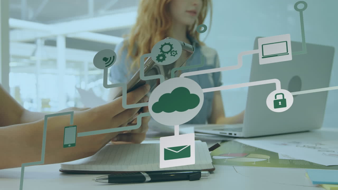 animación de una red de conexiones con iconos sobre una mujer de negocios que usa un teléfono inteligente