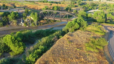 Iron-Horse-Trailhead-Bridge-In-Valencia,-Ca