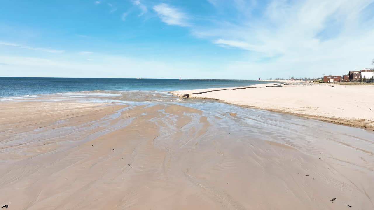 파랄락스에 초점을 맞춘 파이프 주변 회전으로 중간