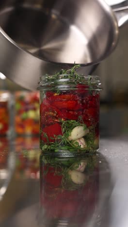 preserving sun-dried tomatoes