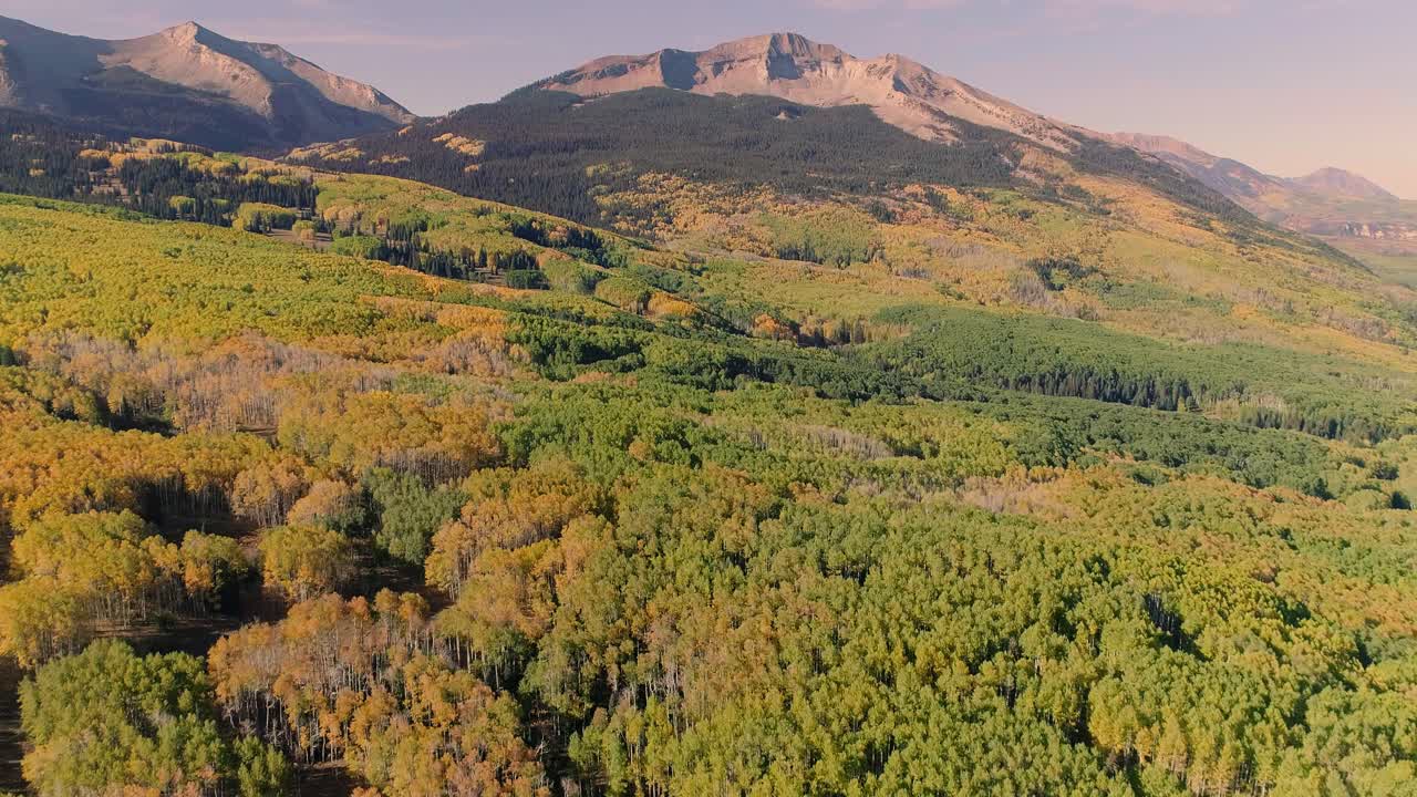 케블러 패스를 켜는 아스펜, 콜로라도