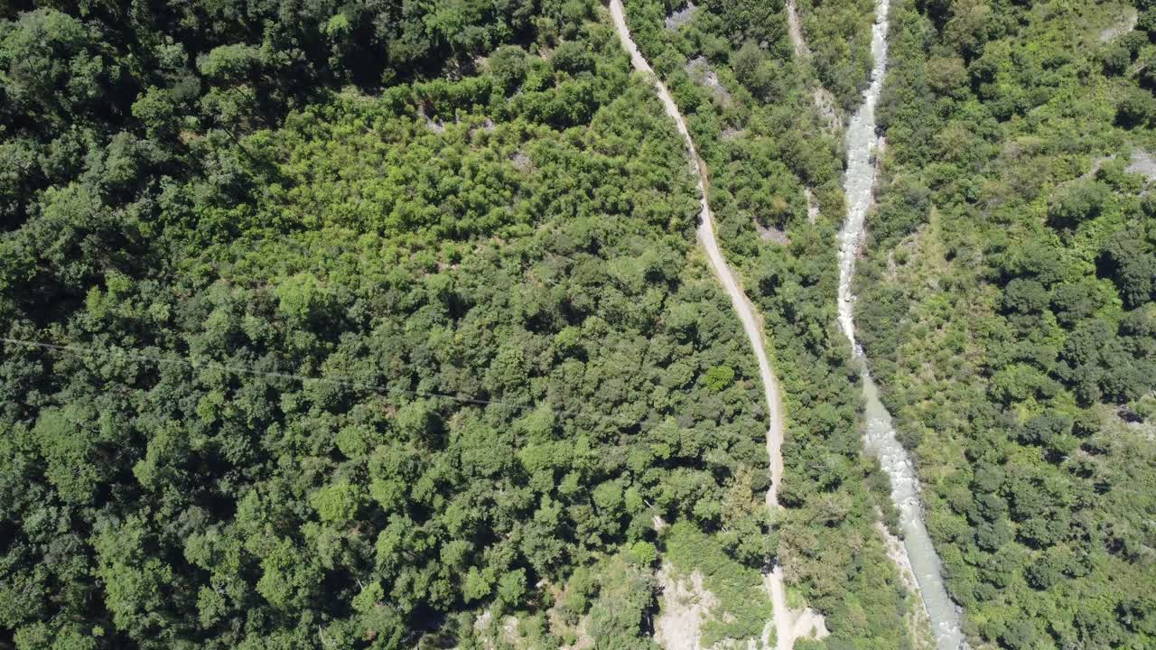 barrancos cerca de la ciudad de zacatlán, españa, vista aérea