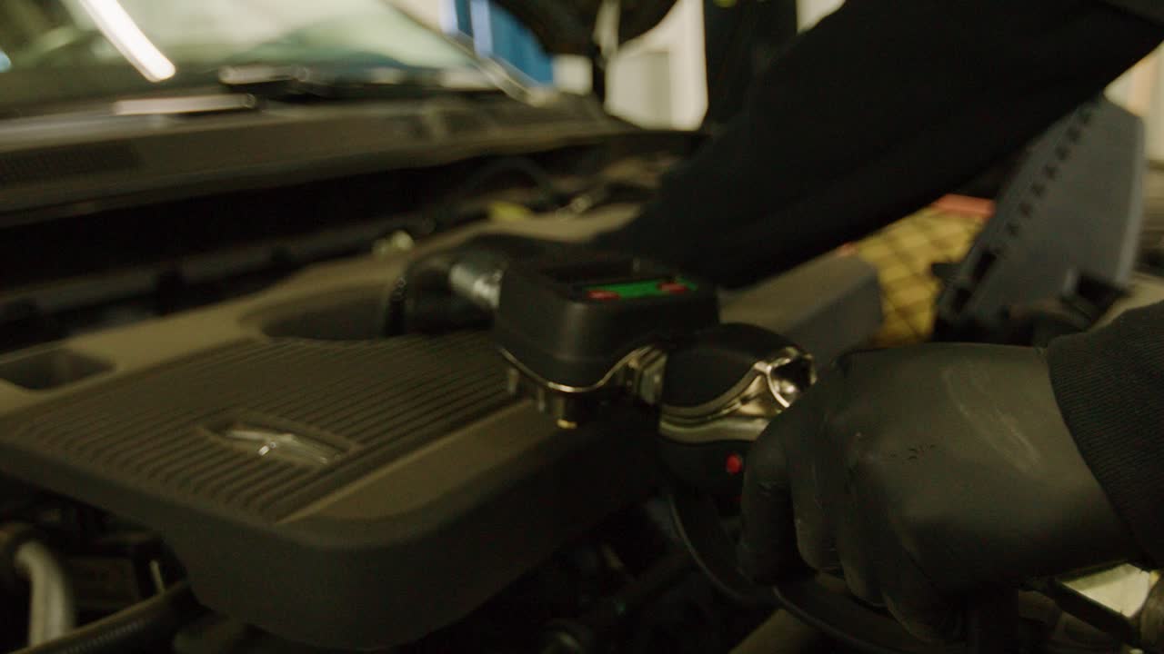 llenar el motor con aceite de motor, tiro de empuje