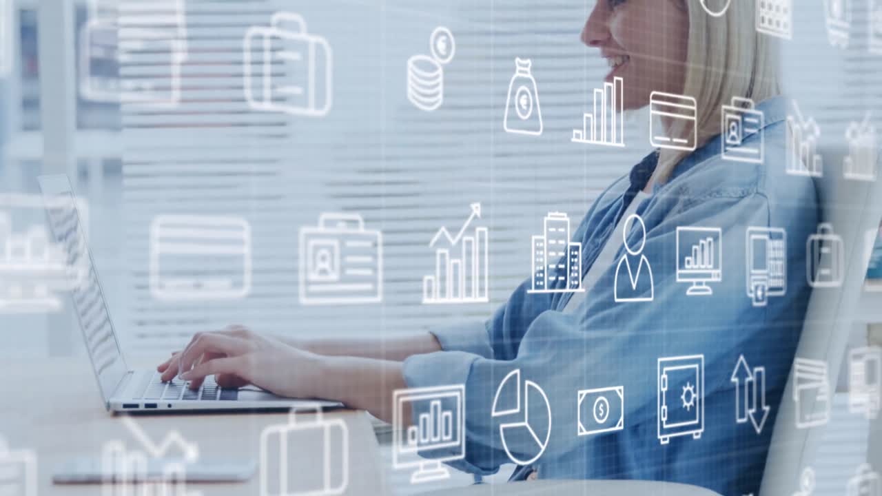 animación de múltiples iconos sobre mujer caucásica trabajando en una computadora portátil en la oficina.