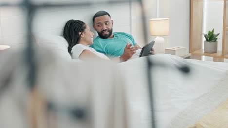 Couple,-smile-and-communication-with-tablet-in-bed