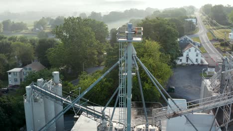 Feed-mill,-grain-elevator-in-rural-American-town