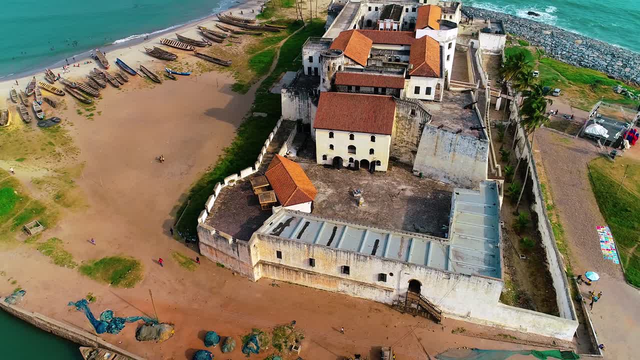 Elmina Castle was erected by the Portuguese in 1482 as S&atilde;o Jorge da Mina Castle