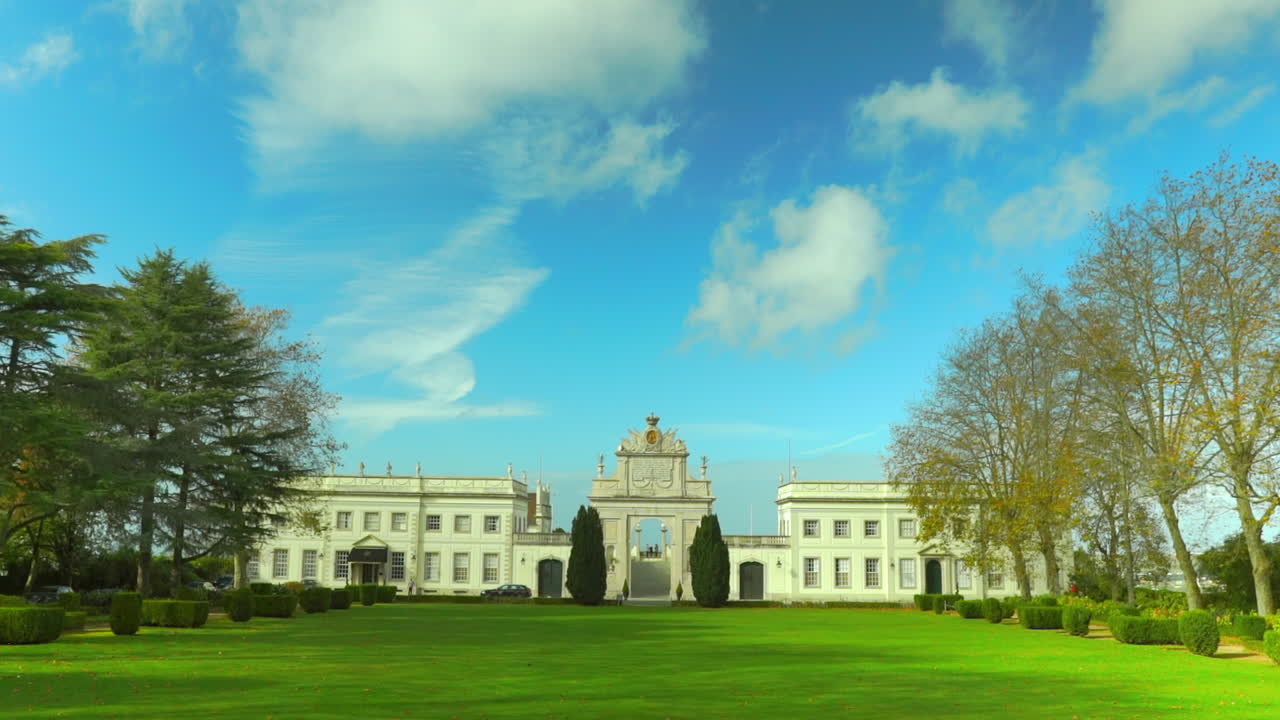 유명한 도시 신트라의 포르투갈 해안에 위치한 6성급 호텔