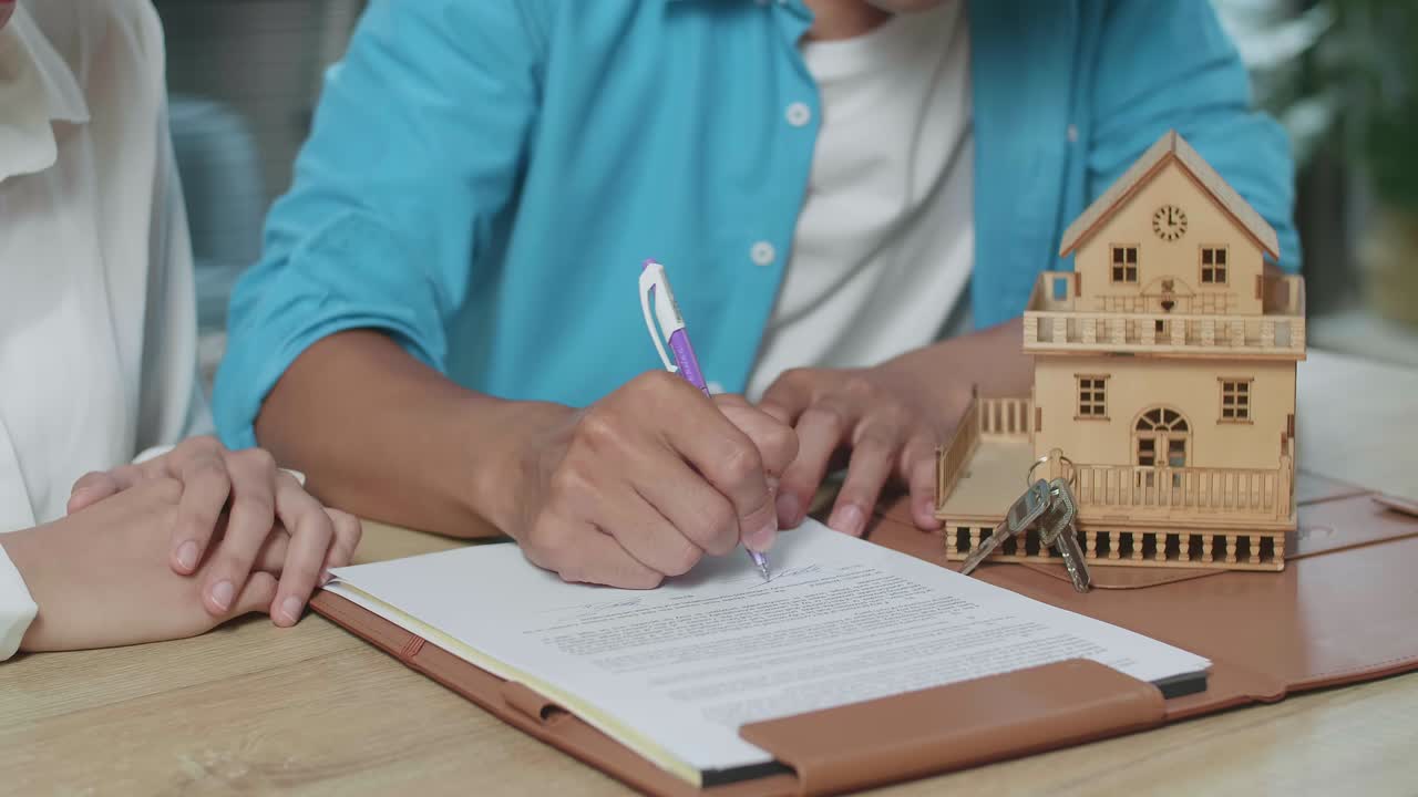 firma de bienes raíces