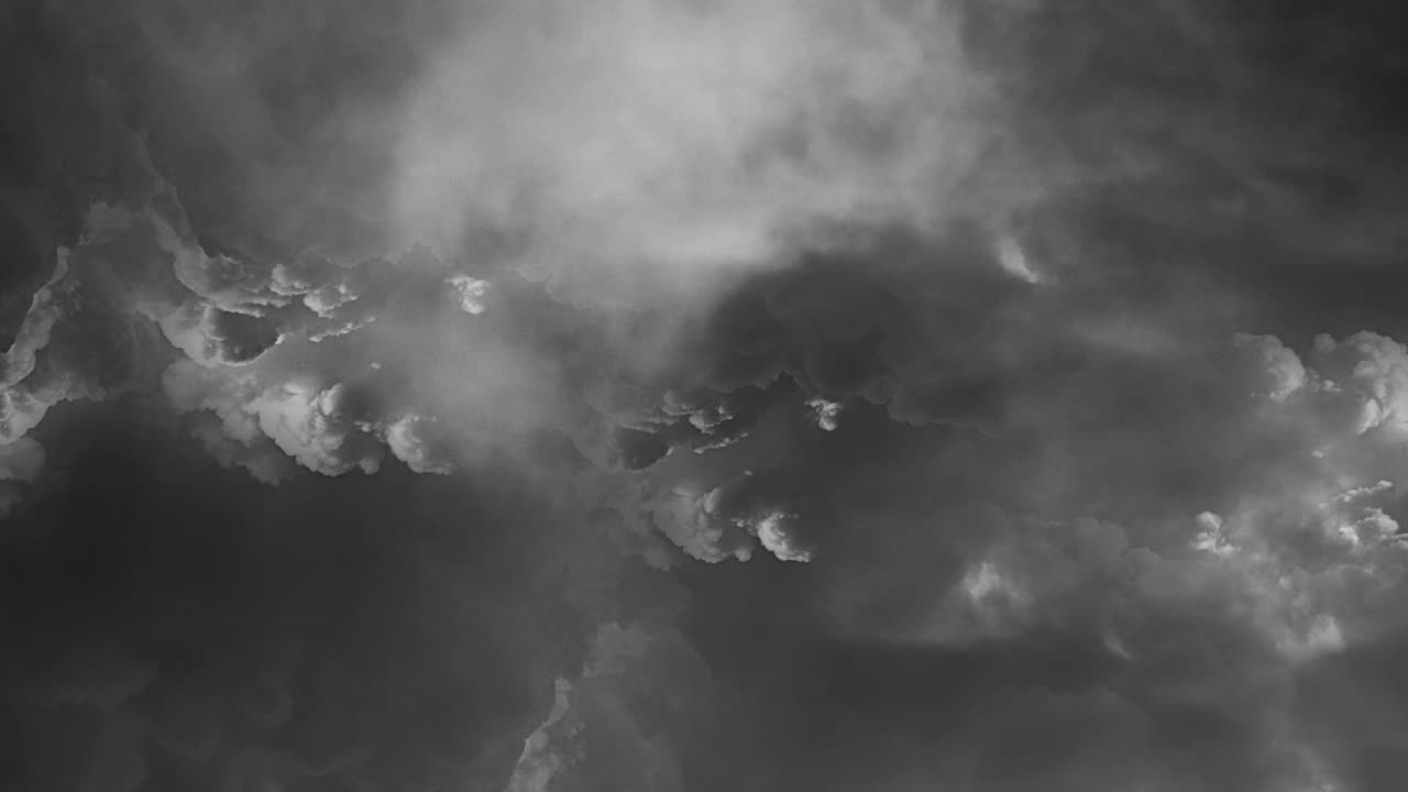 적란운 구름, 뇌우의 보기