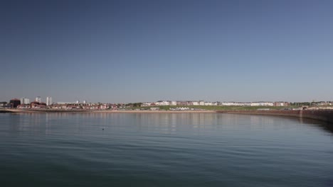 fotografía panorámica de la costa de roker desde el muelle de roker en sunderland, reino unido