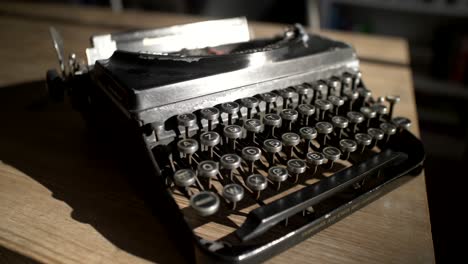 old-typewriter-on-table