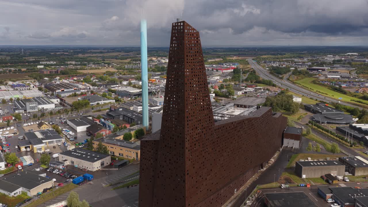 Industriel røgsky over Roskilde Energipark, affaldsenergi