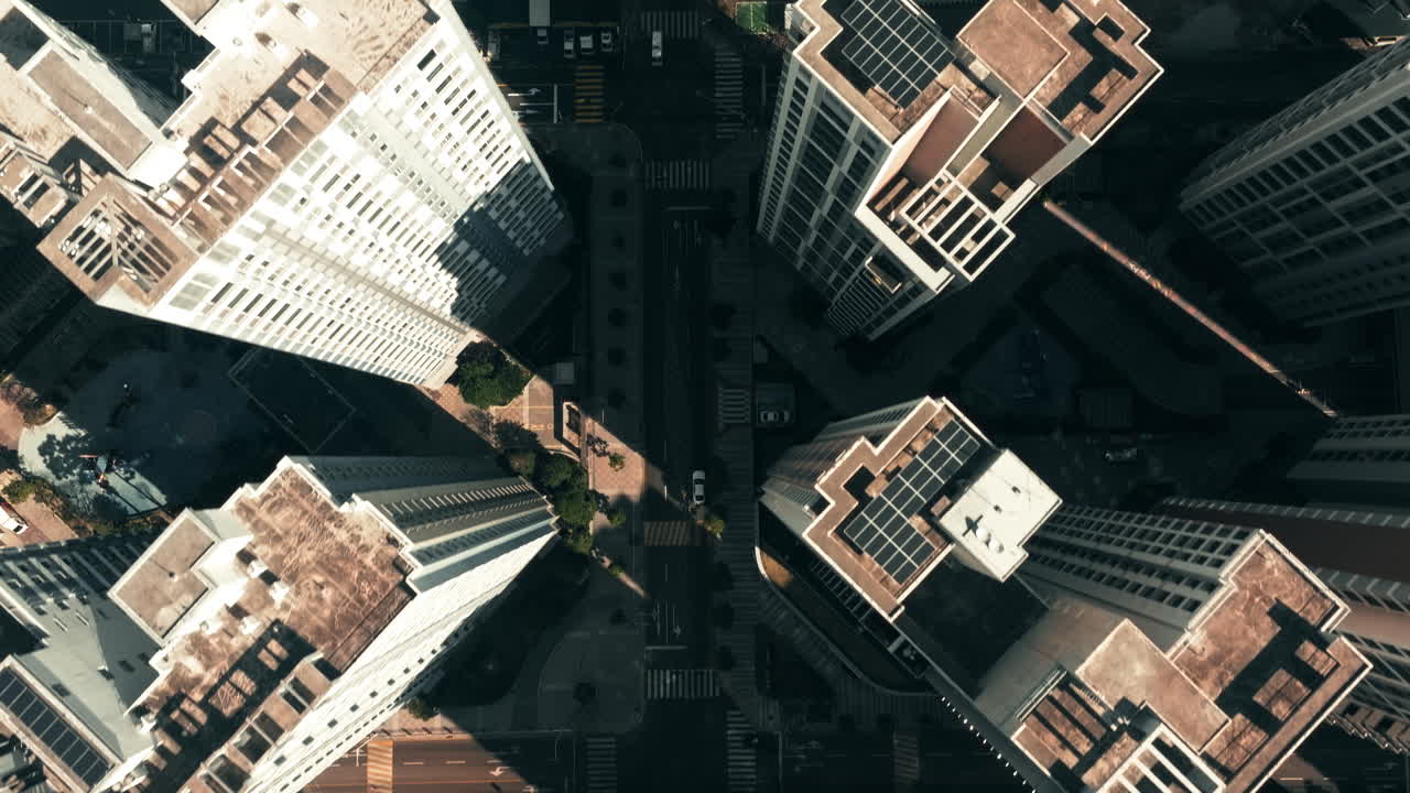 vista aérea de una intersección de la ciudad