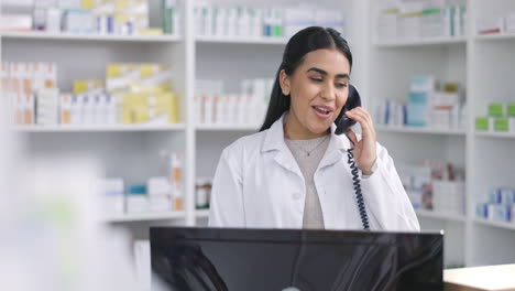 Farmacéutica,-Mujer-India-Y-Llamada-Telefónica