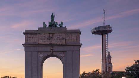 Sunset-in-front-of-Moncloa-Arch-and-Faro-de-Moncloa