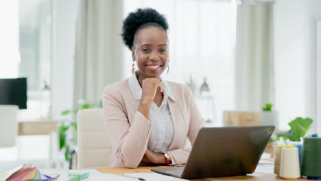 Cara,-Diseñadora-De-Moda-O-Mujer-Negra-Con-Sonrisa