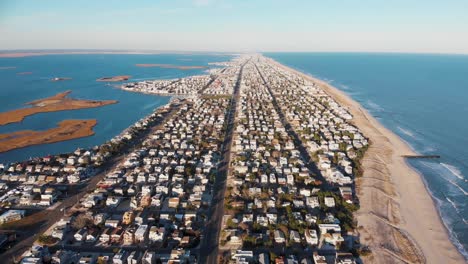 Beach-Haven-borough,-long-beach-island-during-coronavirus-lockdown---curfew,-NJ-,-USA