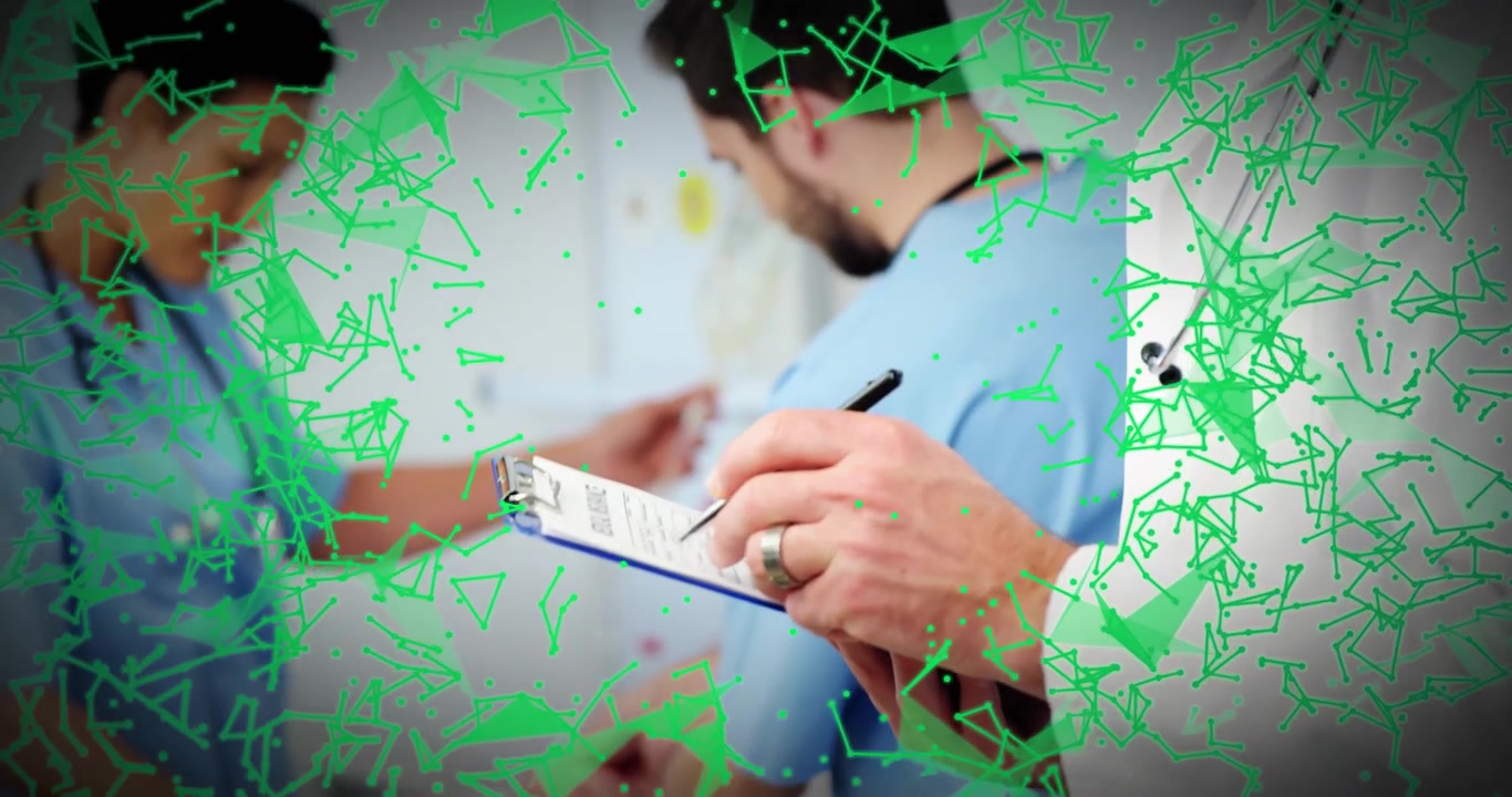 La telecamera zooma su un team medico che prende appunti e controlla il polso con un overlay verde che traccia il flusso della flebo.