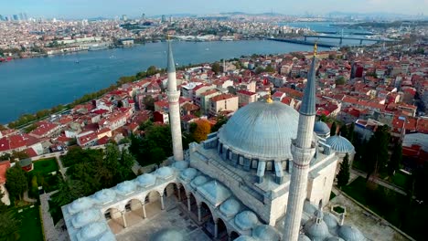 la mezquita de yavuz sultan selim desde el cielo, estambul, turquía
