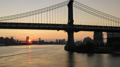 A-dramatic-view-of-the-calm-East-River-at-sunrise